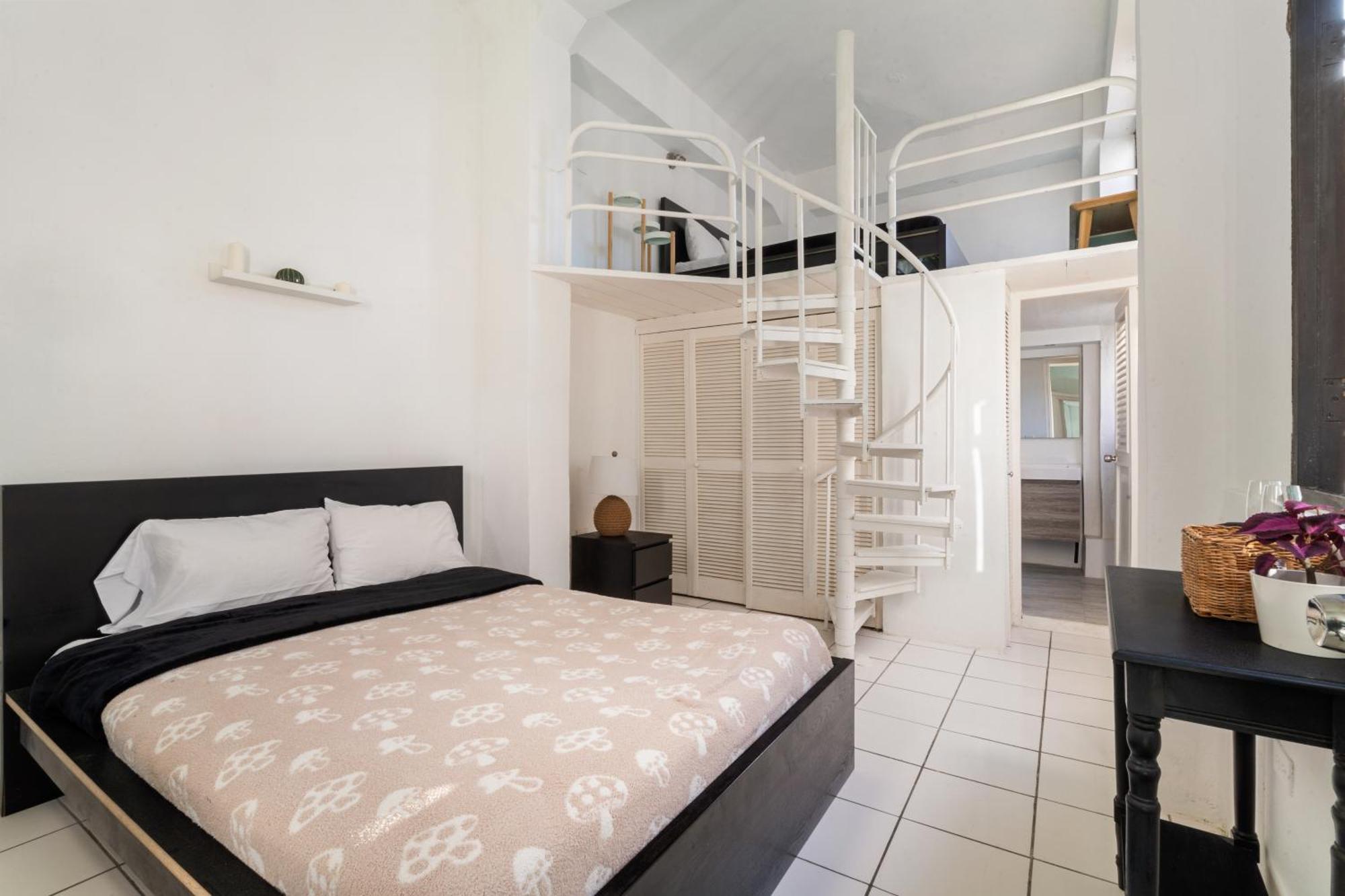 Apartamento Spanish Penthouse Historic Mansion Private Patio